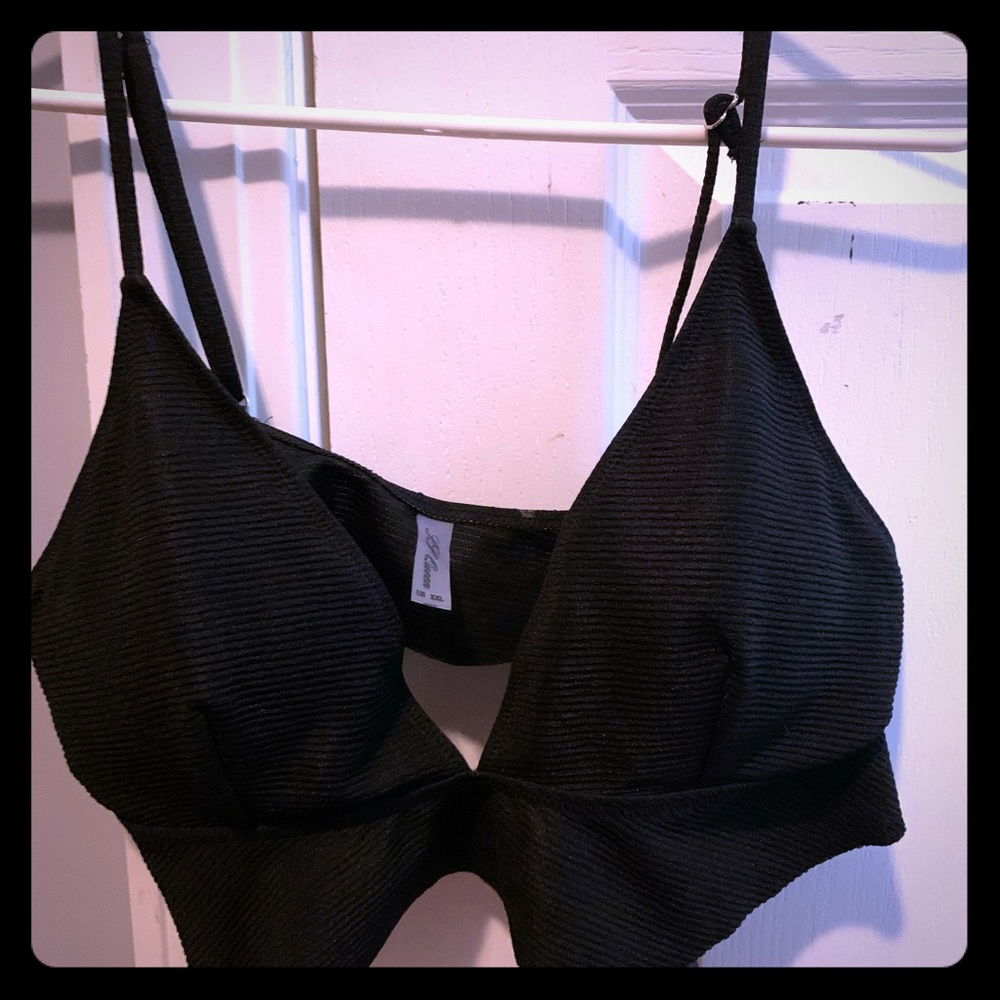 Black bikini top